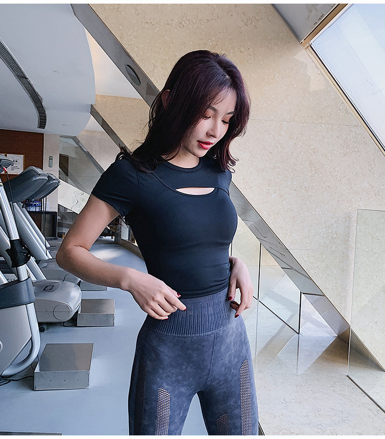Áo croptop khoét ngực nữ CRT011